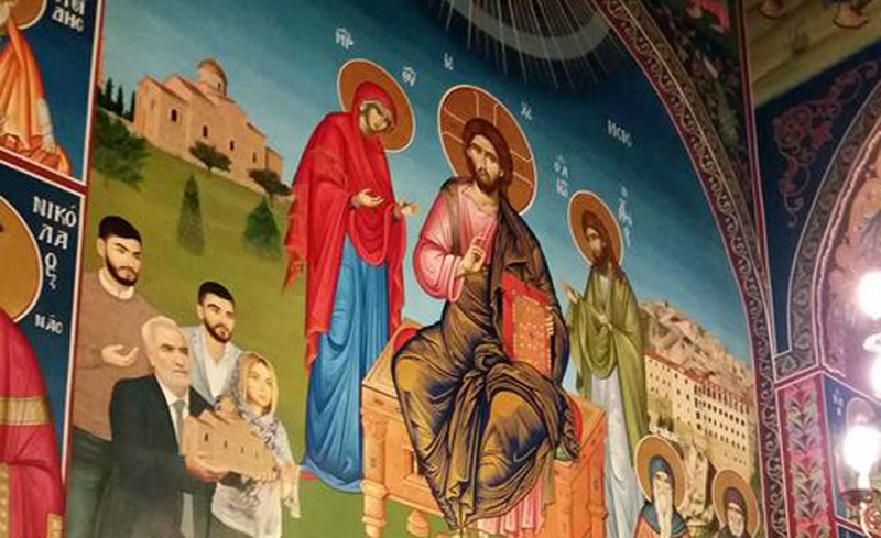 Ο Σαββίδης μαζί με τους Αγίους σε εκκλησία!