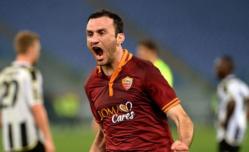 Μνηστήρες για Τοροσίδη