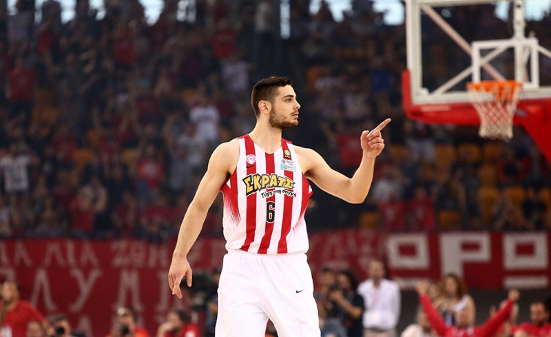 Κοντρόλ και βολέ! (video)