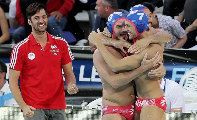 Στη Γλυφάδα ο Μάζης