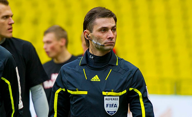 Σφυρίζει ο Εσκόφ