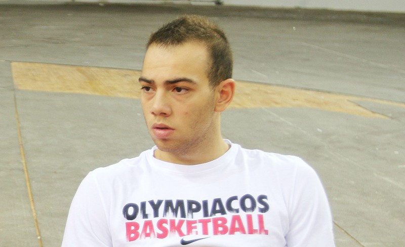 Κλείνει στο Λαύριο ο Μουράτος