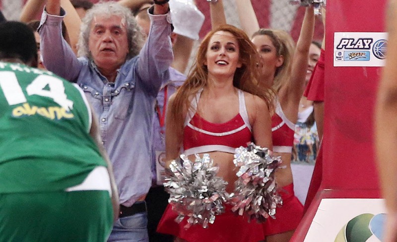 Ετοιμάζουν γλέντι Τάκης και Άκης!