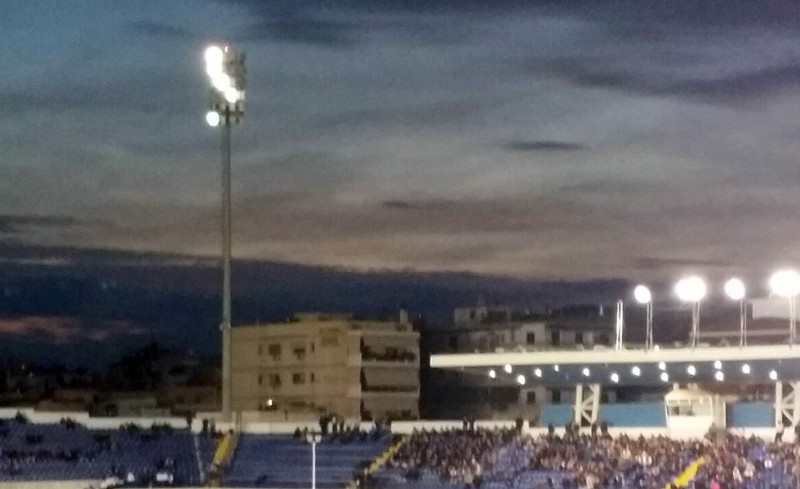 Άναψαν οι προβολείς και... προθέρμανση
