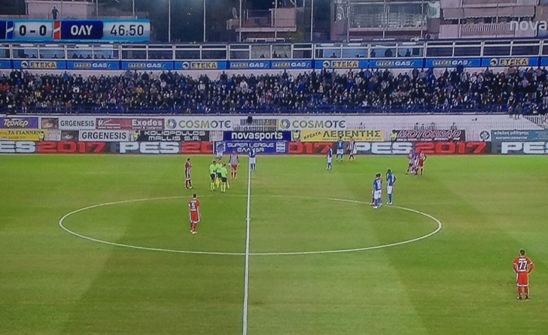 Πέταξαν μπουκάλι στον επόπτη