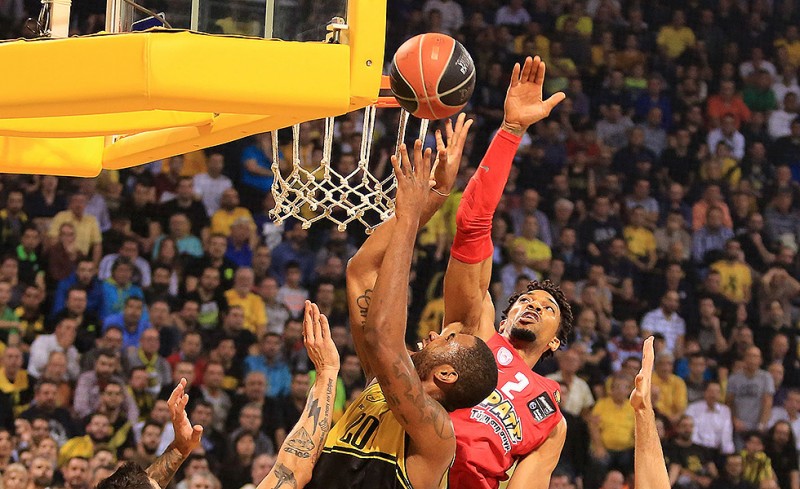 Τους έσβησε τα... φώτα!