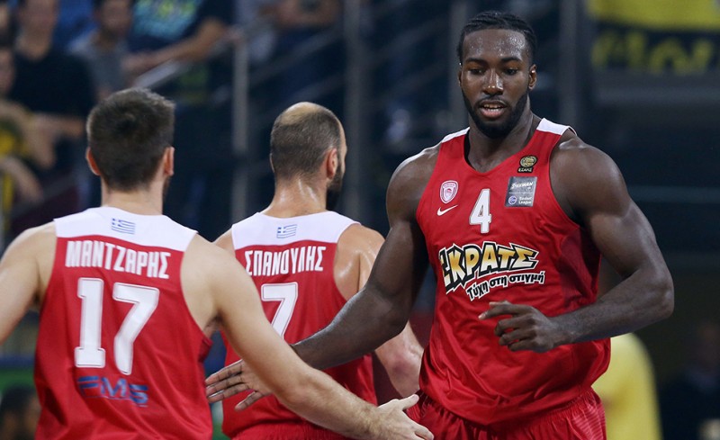 Η ομάδα περιμένει τον Γιανγκ, ο κόσμος, όμως...