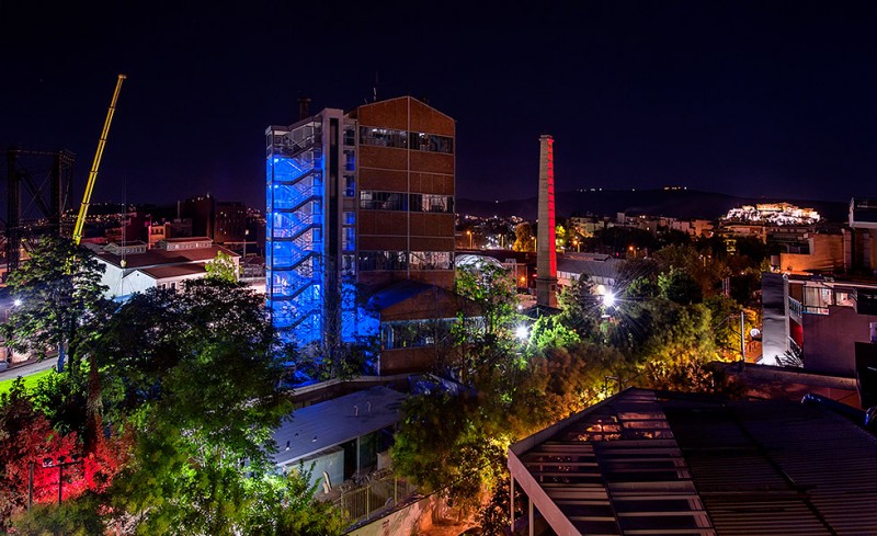 Όποιος τη νύχτα κυκλοφορεί...