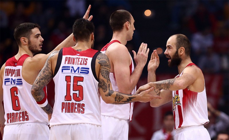 Τα δίνει όλα για νίκη τετράδας