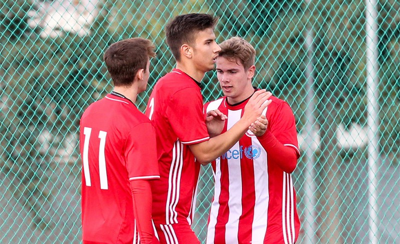 Τριάρα οι Έφηβοι