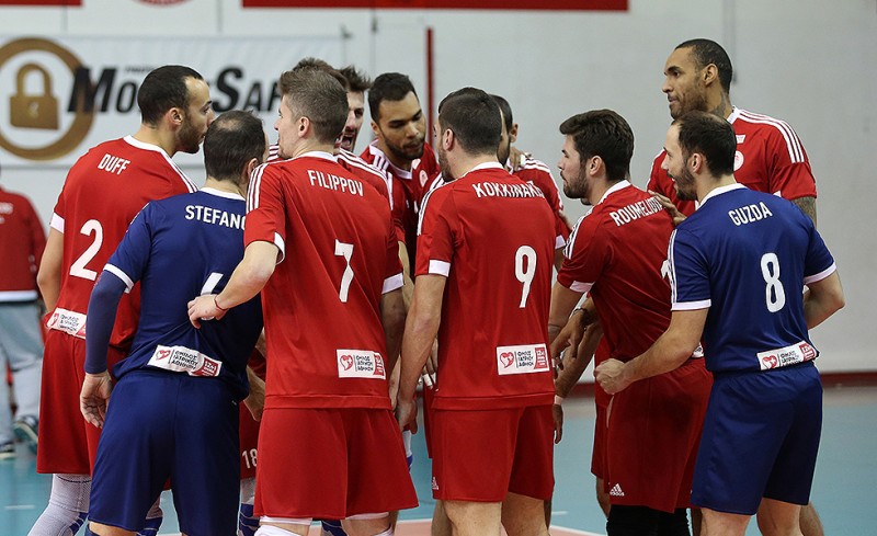 Ταξιδεύει για Σουργκούτ