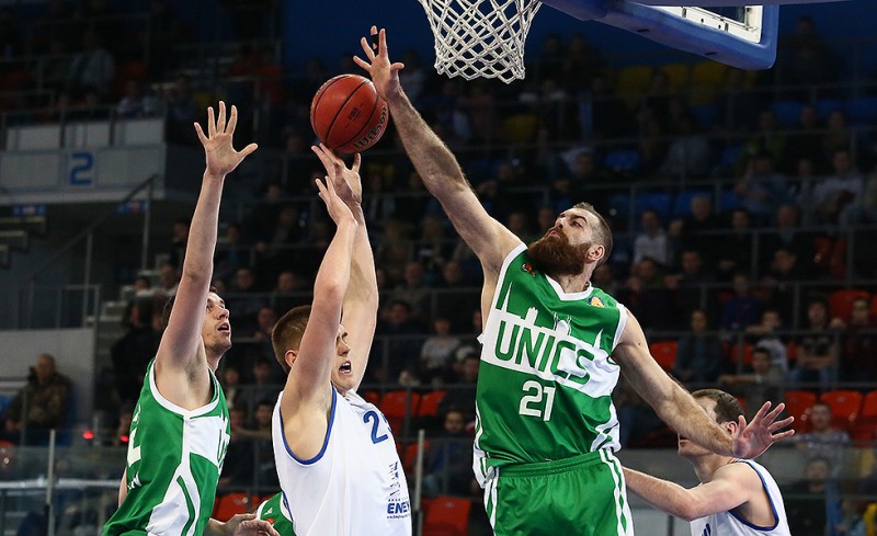 Ήττα της Ούνικς πριν τον Θρύλο