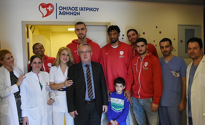 Μοίρασαν δώρα και χαμόγελα! (photos)