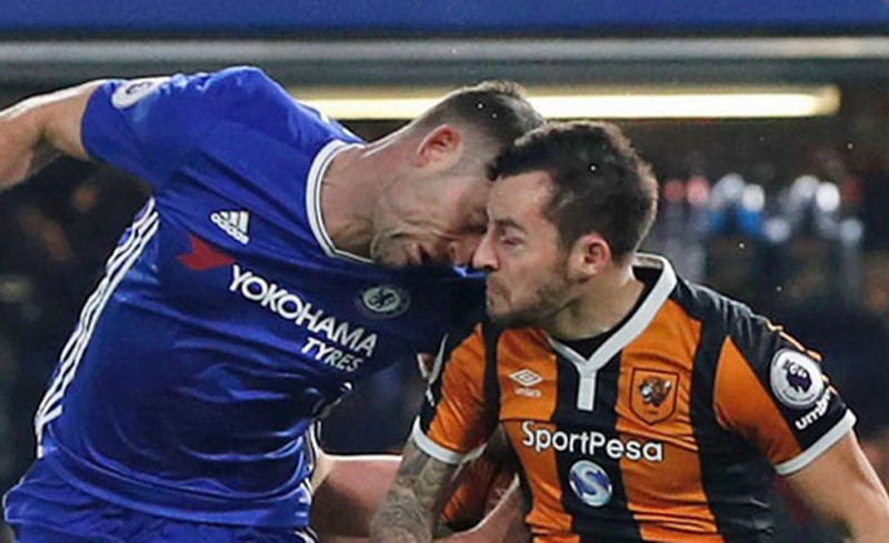 Σοκαρισμένοι Σίλβα και Ομάρ, μάχη για να κρατηθεί στη ζωή παίκτης της Χαλ!