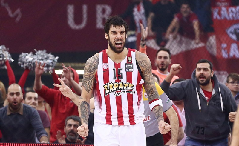 Οι ευχές στον αρχηγό (photo)