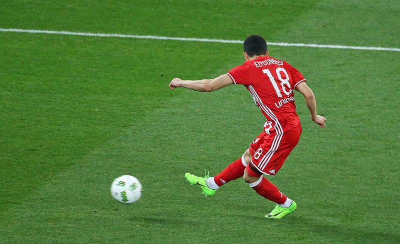 Σφίξιμο ο Ελιουνούσι