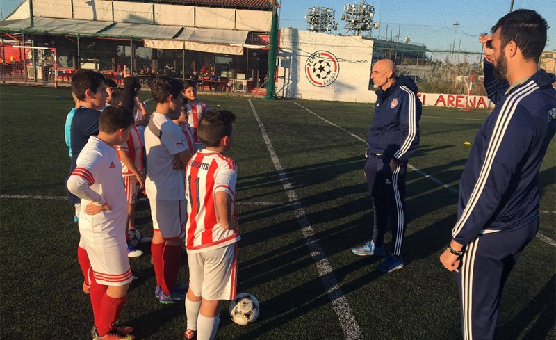 Προπόνηση υπό τις οδηγίες της Ακαδημίας