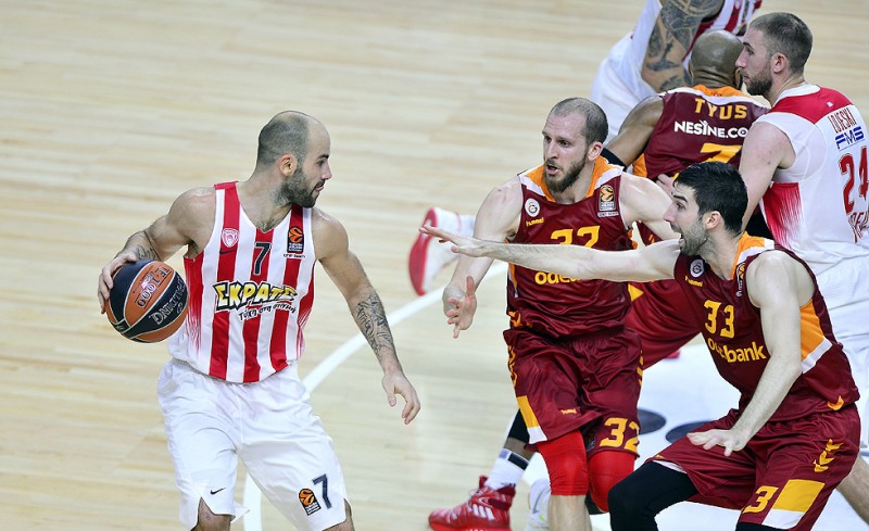 Νίκη και... Μπασκόνια μπορούν να τον στείλουν στην κορυφή