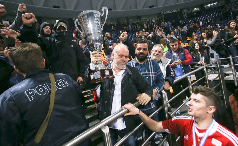 Σας γλεντάει ο Κουντούρης