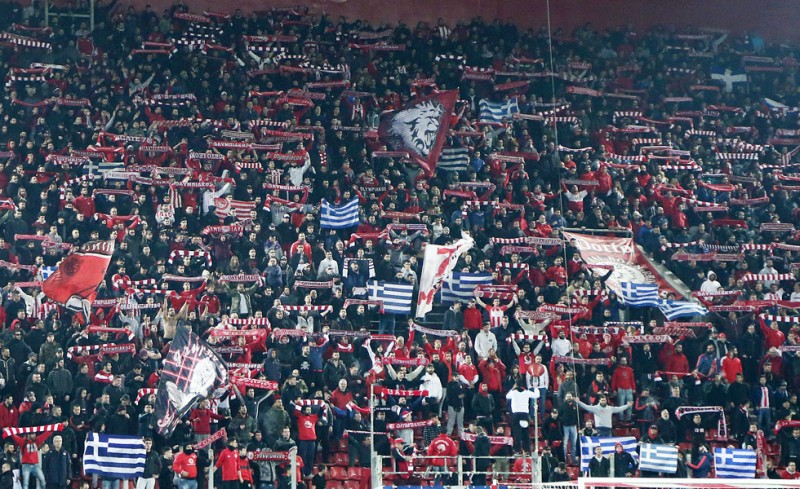 Φωνή και στήριξη. Από το... ζέσταμα, μέχρι το 90'!