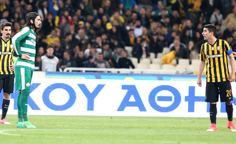 Με τον Μάνταλο; Όλα καλά;