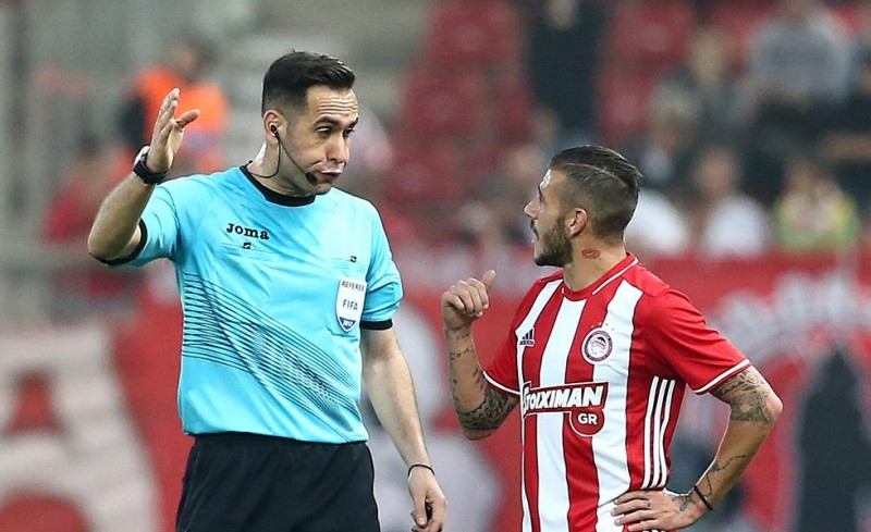 Τα... έχασε ο Παπαπέτρου!