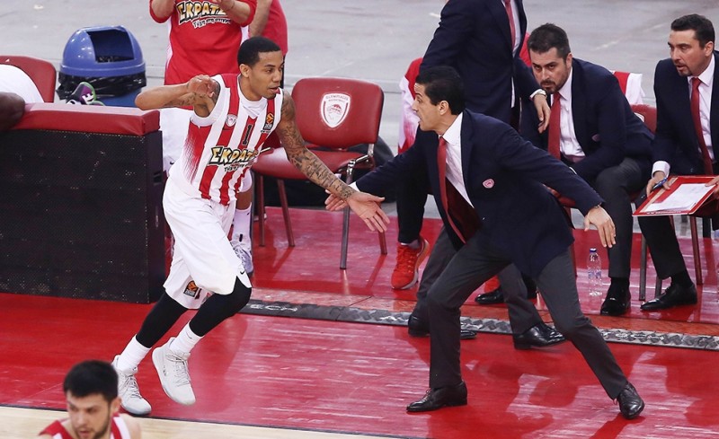 Παρακάμερα και... αναπληρωματικοί!