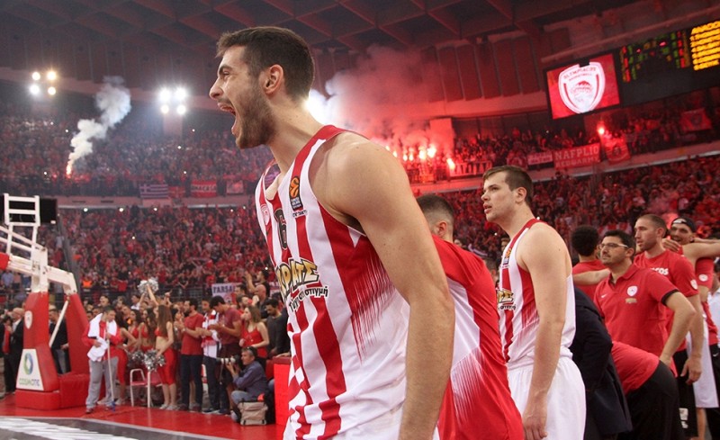 Εν αναμονή του Θρύλου... (photo)
