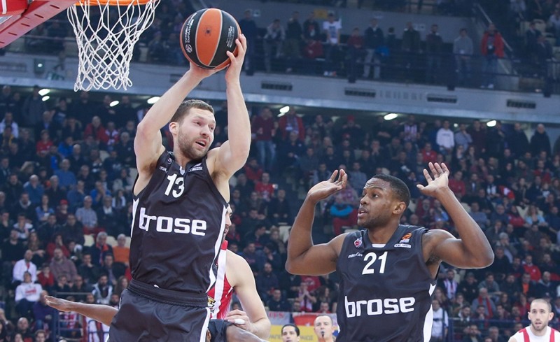 Ο νέος... μπόμπερ του Ολυμπιακού (video)