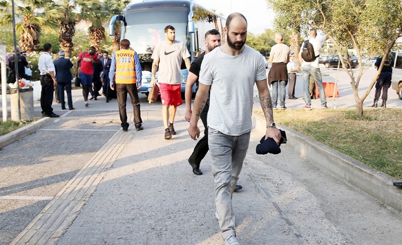 Η άφιξη του Ολυμπιακού με Σπανούλη (photos)