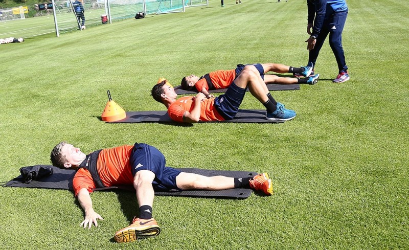 Εκτός ο Μποτία, ατομικό για δύο