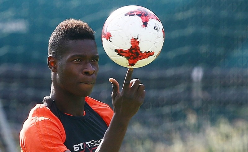 Ο Σισέ... μεγαλώνει τον ανταγωνισμό