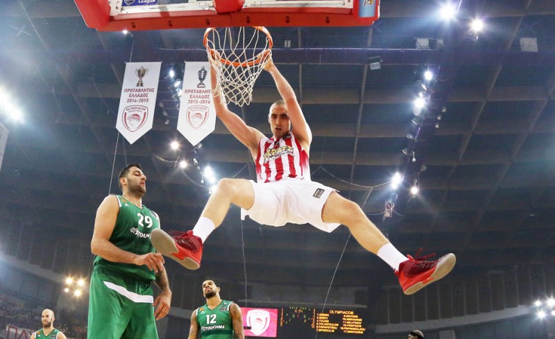 Γίγαντας Μιλουτίνοφ!