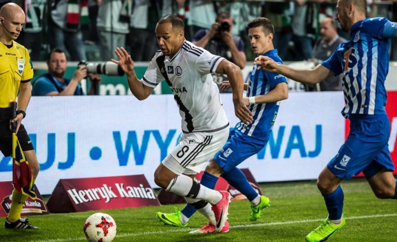 Το συμβόλαιο του Οφόε, πιέζει τη Λέγκια!