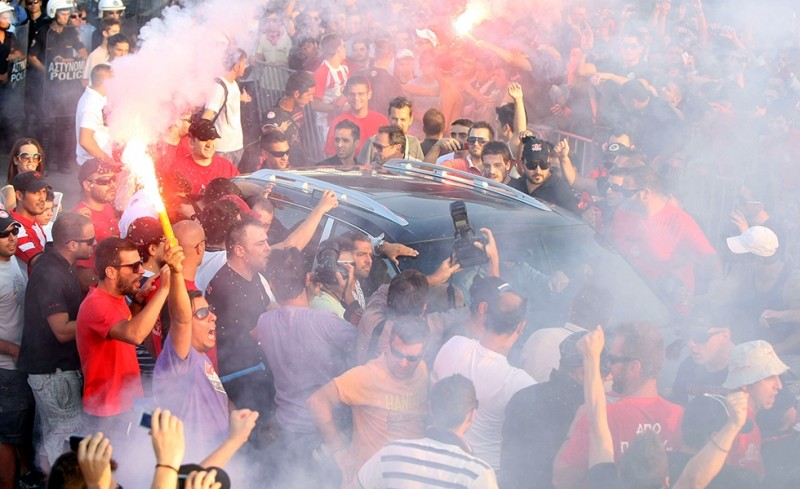 Λαοθάλασσα για τον Άλμπερτ Ριέρα! (Photos)