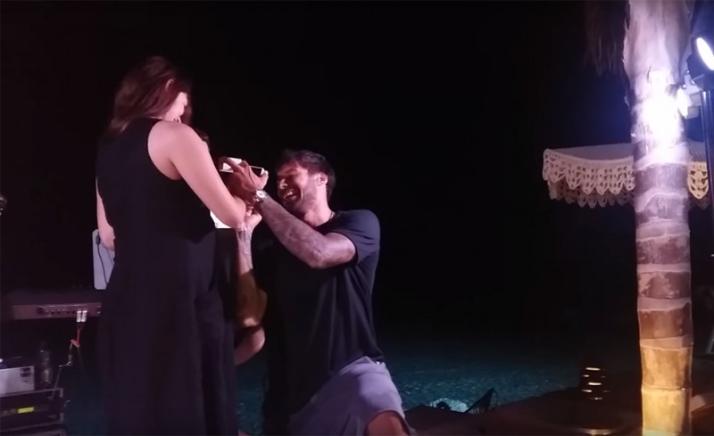 Η συγκινητική πρόταση γάμου του Πρίντεζη (video)