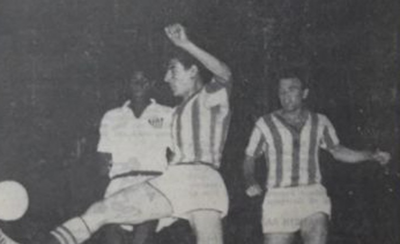 Όταν ο Θρύλος λύγισε τη Σάντος του Πελέ!