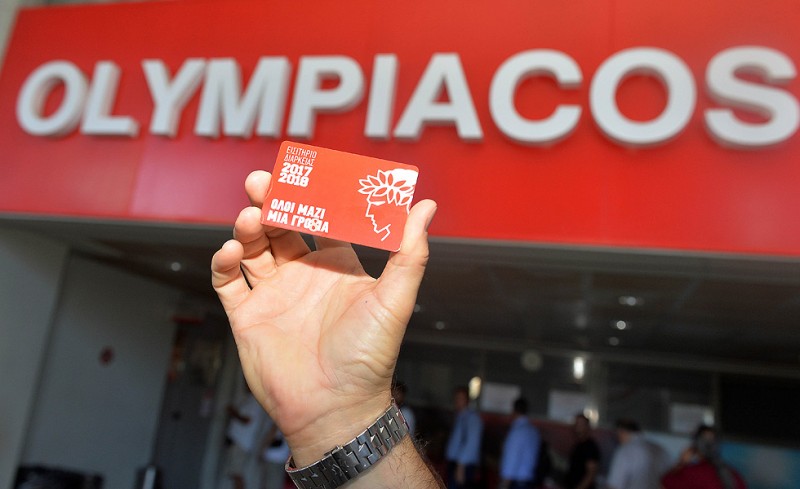 Φουλ για 20.000 διαρκείας ο Θρύλος!