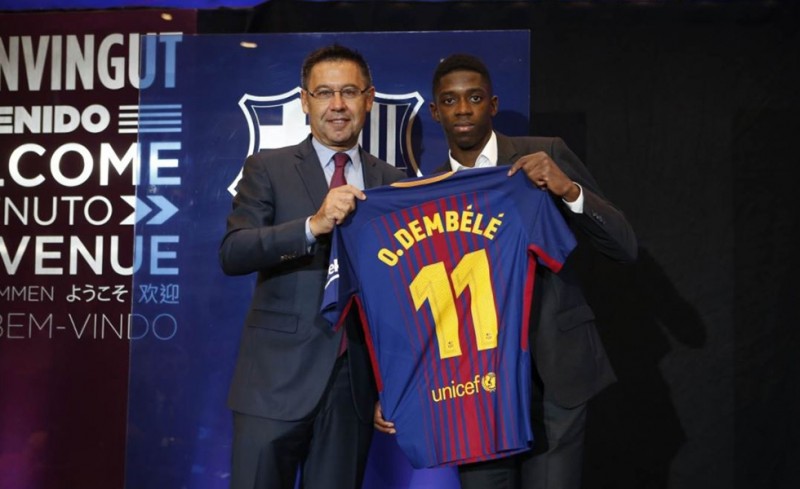 Παρουσίασε Ντεμπελέ