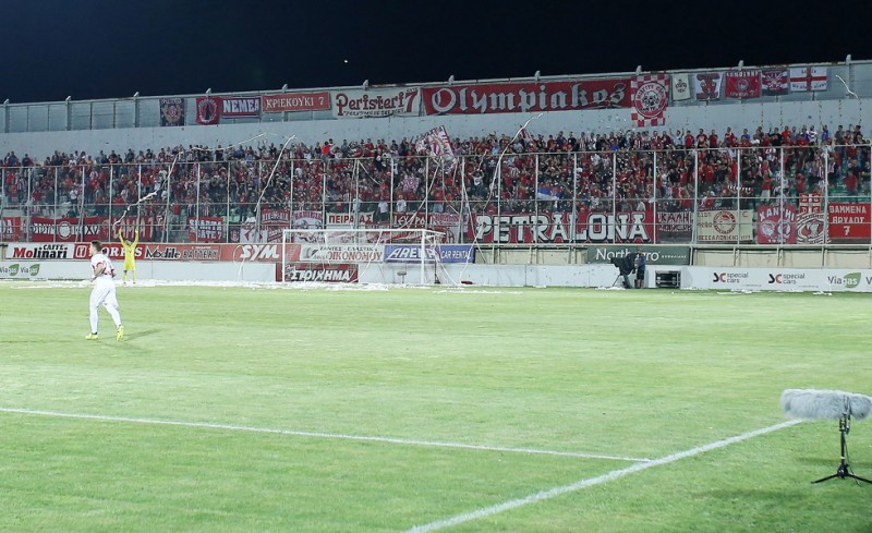 Πάρτι στη βροχή ο κόσμος! (video)