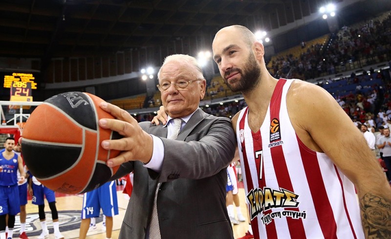 Στο... πόδι το ΣΕΦ! (video)