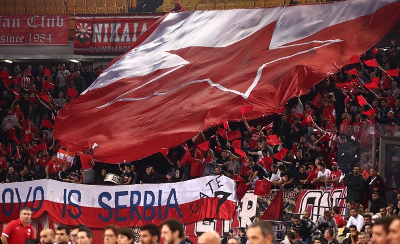 Τρομερή ατμόσφαιρα από τους οργανωμένους