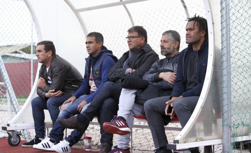 Δίπλα στην Ακαδημία ο Λεμονής!