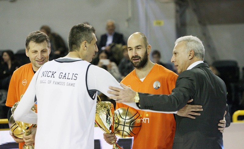 Δεν μας είπε ποιος τον έκανε να το κόψει...