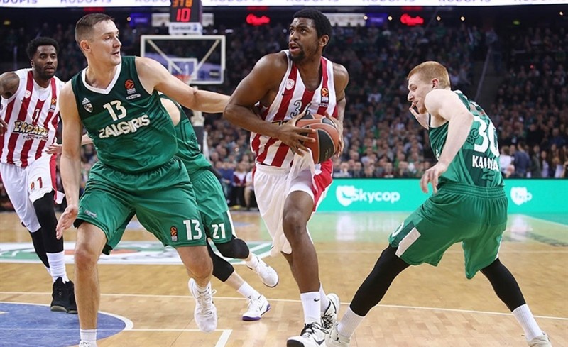 Καλός, ξανά, ο Τόμπσον