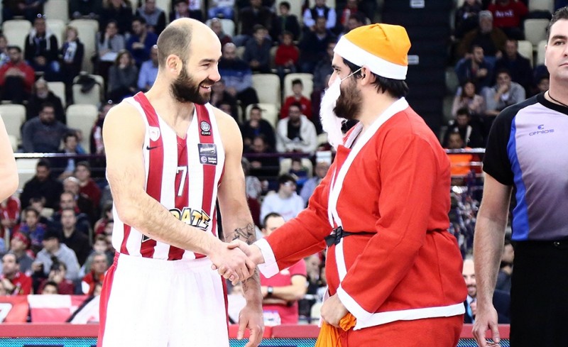 Γιορτινή ατμόσφαιρα στο ΣΕΦ (photos)