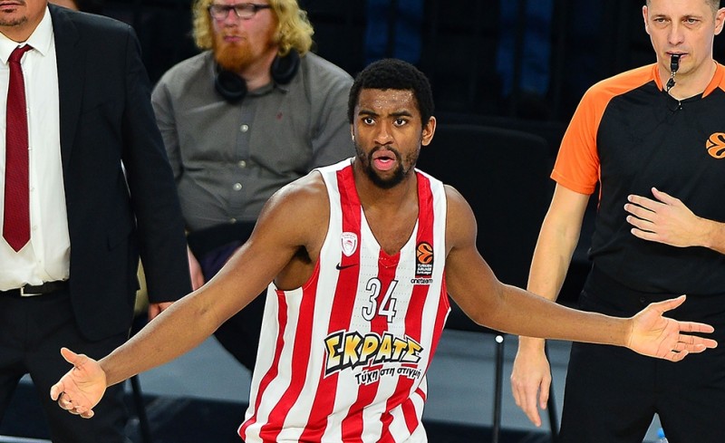 Για να... μπαίνει στο κλίμα και ο Τόμπσον!