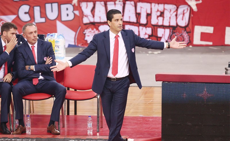 Σφαιρόπουλος στους παίκτες: 