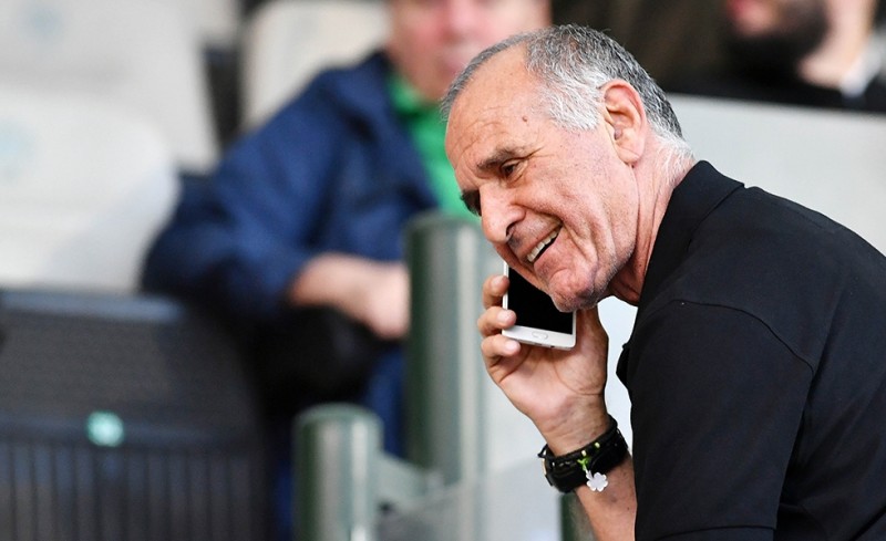 Μίστερ Κωνσταντίνου, αυτή είναι κατάντια ή όχι;