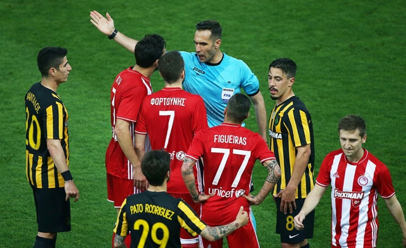 Ο διαιτητής που δεν είδε το χέρι πέρσι